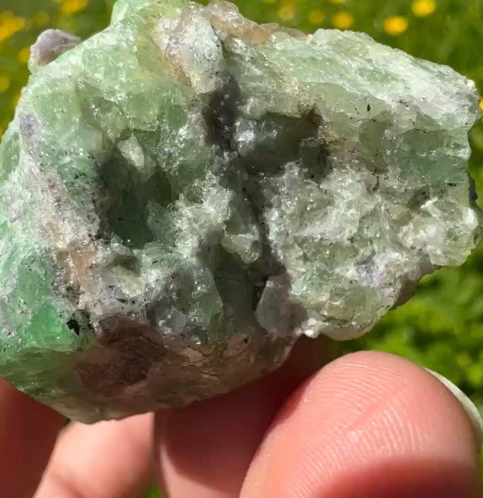 Tsavorite Garnet Crystal #36 - Studio Selyn